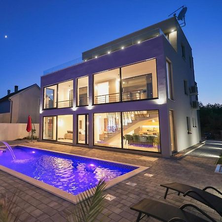 Rhapsody In Green - Luxury Villa In Zadar Crno Bagian luar foto