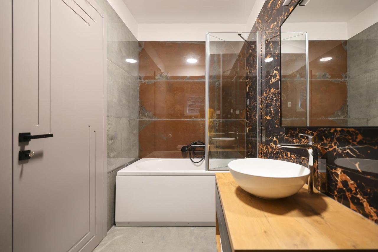 Rhapsody In Green - Luxury Villa In Zadar Crno Bagian luar foto