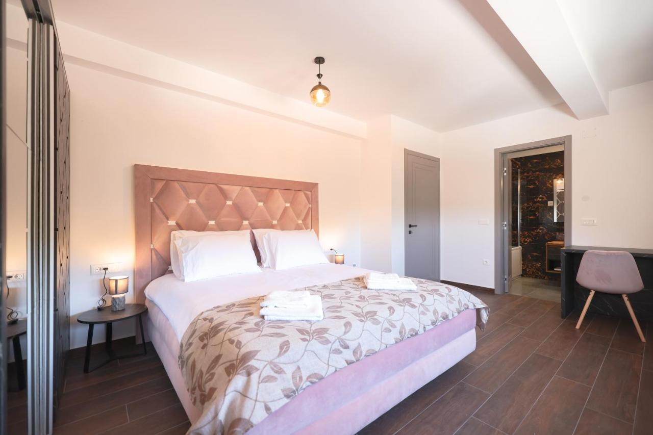 Rhapsody In Green - Luxury Villa In Zadar Crno Bagian luar foto