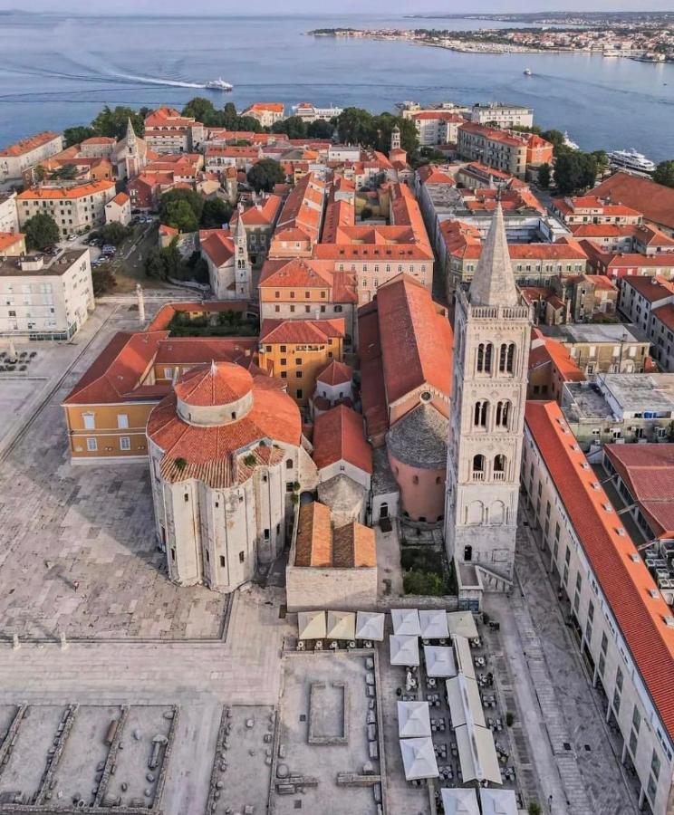 Rhapsody In Green - Luxury Villa In Zadar Crno Bagian luar foto