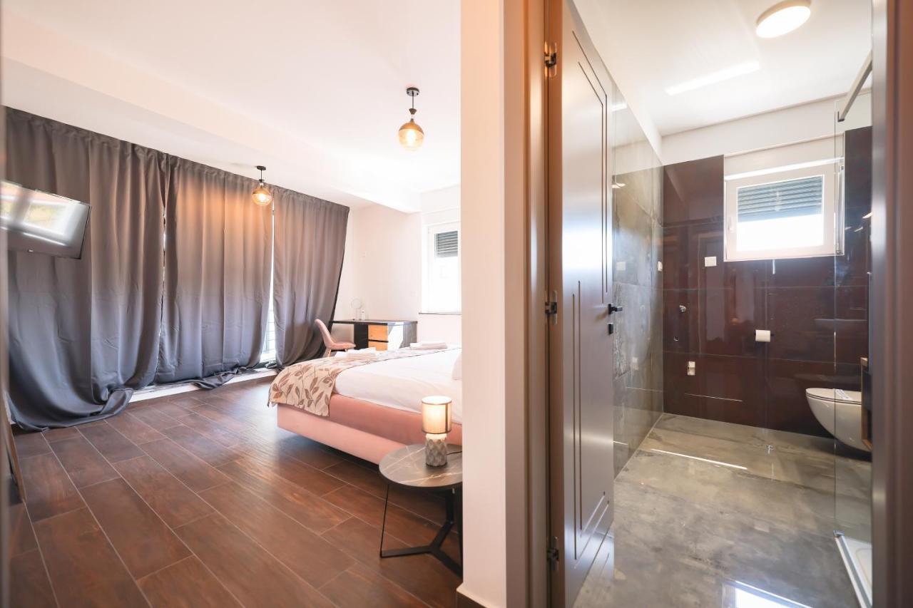 Rhapsody In Green - Luxury Villa In Zadar Crno Bagian luar foto